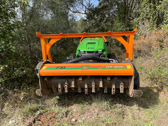 machine débroussaillage de courrejou paysagiste